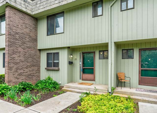 Property at 20 Magnolia Hill Ct #20, Cromwell, CT 06416, 2 beds, 1.5 baths