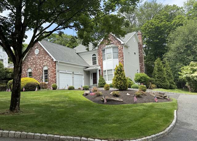 Property at 33 Alexandria Ct #33, Fairfield, CT 06824, 4 beds, 2.5 baths