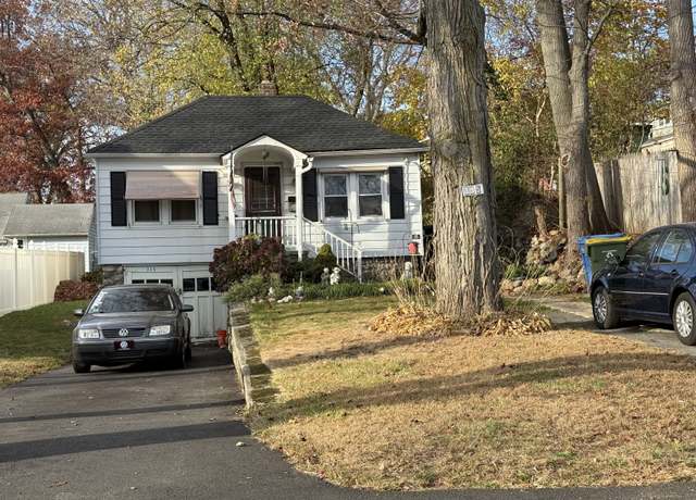 Property at 335 Raymond St, Waterbury, CT 06706, 2 beds, 1 bath