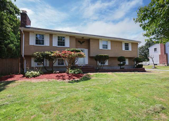 Property at 30 Westview Ter, Farmington, CT 06085, 3 beds, 2.5 baths