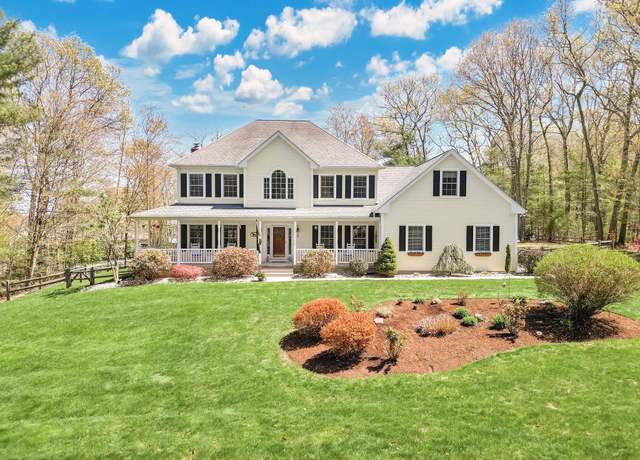Property at 2 Highland Oak Dr, Ellington, CT 06029, 3 beds, 2.5 baths