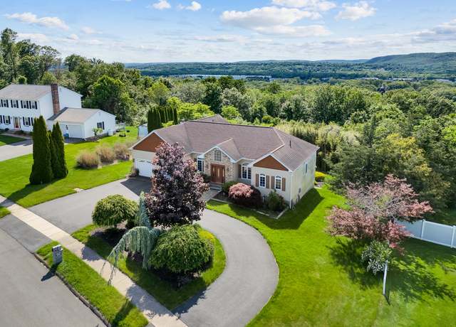 Property at 15 Huntington Ridge Rd, Wallingford, CT 06492, 4 beds, 3.5 baths