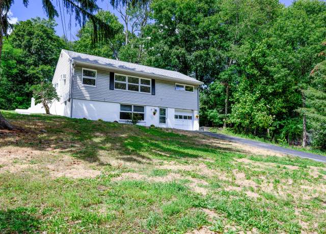 Property at 275 Grannis St, East Haven, CT 06512, 4 beds, 2 baths