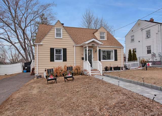 Property at 34 Sequin St, Hartford, CT 06106, 3 beds, 1 bath