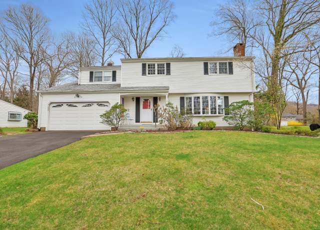 Property at 39 Daffodil Ln, Meriden, CT 06450, 4 beds, 2.5 baths