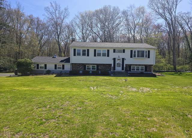 Property at 40 Lisa Ln, Montville, CT 06382, 3 beds, 2 baths