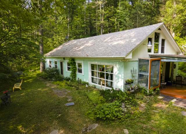 Property at 28 Oak Dr, Woodstock, CT 06282, 2 beds, 1 bath
