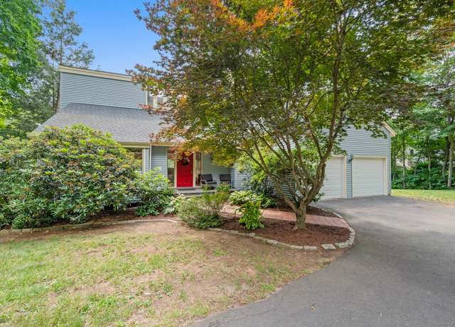 Property at 57 Mountain View Rd, Glastonbury, CT 06033, 4 beds, 2.5 baths