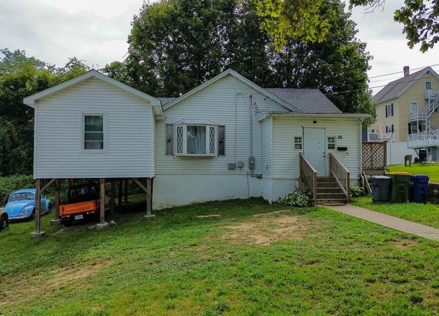 Property at 96 Dracut Ave, Waterbury, CT 06704, 3 beds, 1 bath