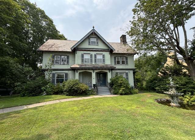 Property at 551 Willow St, Waterbury, CT 06710, 4 beds, 3 baths