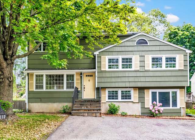 Property at 112 Sunset Ave, Fairfield, CT 06824, 6 beds, 3 baths