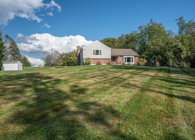 Property at 104 Terrell Farm Rd, Bethlehem, CT 06751, 3 beds, 2.5 baths