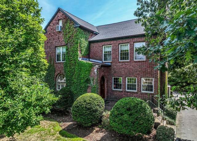 Property at 100 Fitch St, North Haven, CT 06473, 4 beds, 2.5 baths