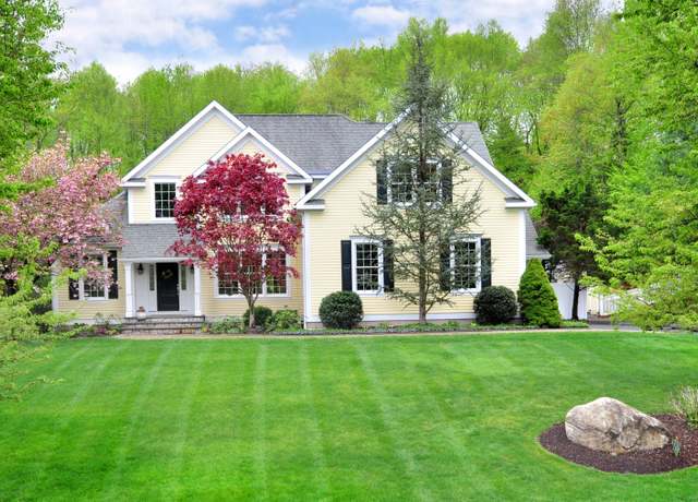 Property at 47 Pheasant Hill Rd, Canton, CT 06019, 5 beds, 3.5 baths