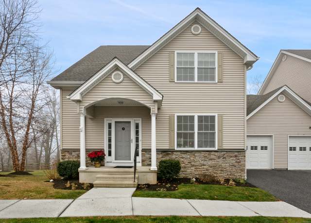 Property at 38 Heron View Rd #38, New Fairfield, CT 06812, 1 bed, 2.5 baths