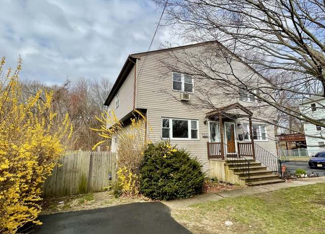 Property at 115 Pond St, Bridgeport, CT 06606, 3 beds, 1.5 baths
