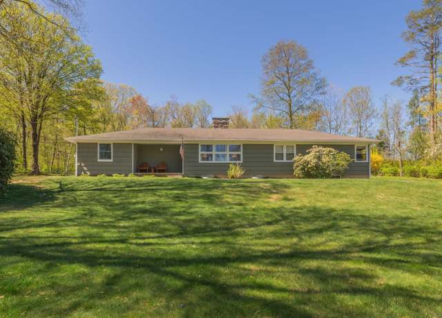 Property at 97 Doolittle Dr, Bethany, CT 06524, 3 beds, 1.5 baths