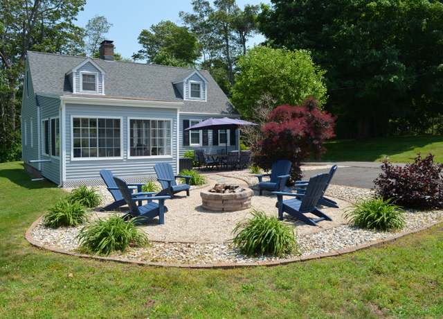 Property at 55 Cloudland Rd, North Haven, CT 06473, 3 beds, 2 baths