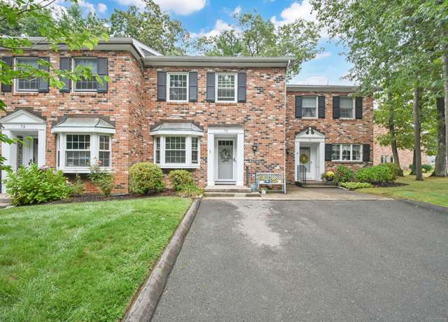 Property at 72 Tunxis Vlg #72, Farmington, CT 06032, 2 beds, 2.5 baths
