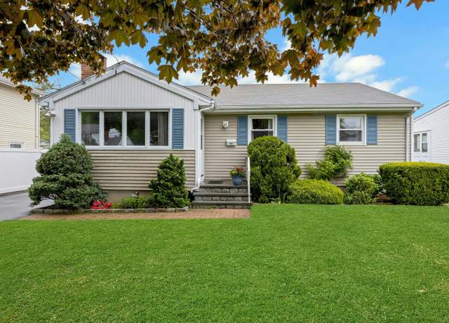 Property at 24 Newfield Ct, Stamford, CT 06905, 3 beds, 2 baths