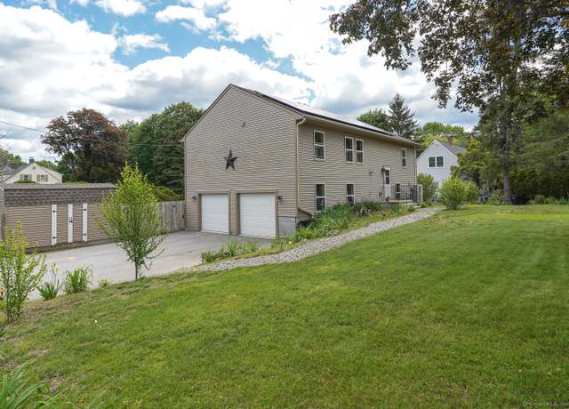 Property at 283 Woodstock Ave, Putnam, CT 06260, 4 beds, 3 baths