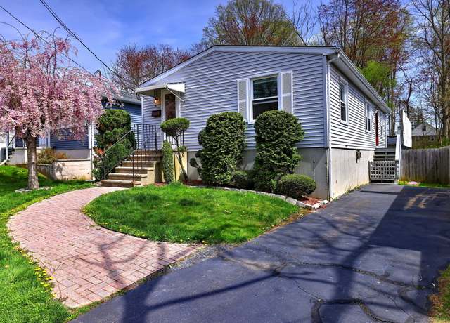 Property at 137 Harding Ave, West Haven, CT 06516, 3 beds, 2 baths