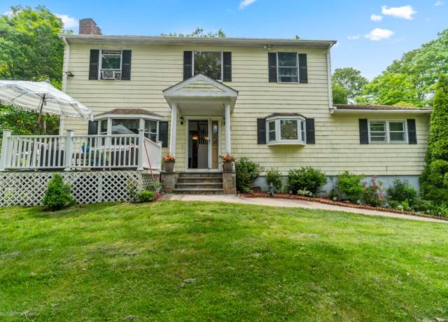 Property at 30 Hi Barlow Rd, Newtown, CT 06470, 4 beds, 2.5 baths