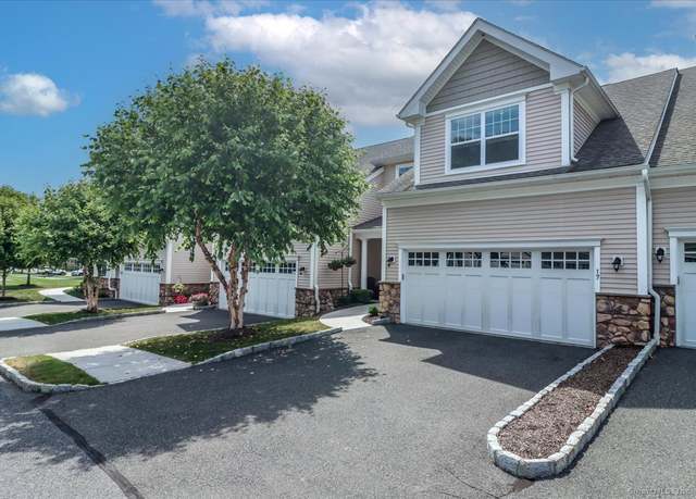 Property at 17 Brookside Ct #17, Newtown, CT 06470, 2 beds, 2.5 baths