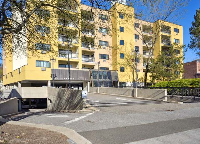 Property at 970 Hope St Unit 1H, Stamford, CT 06907, 2 beds, 1.5 baths