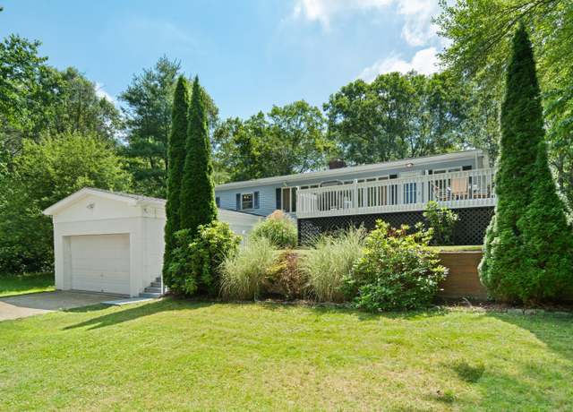 Property at 84 Kanungum Trl, Shelton, CT 06484, 3 beds, 1 bath