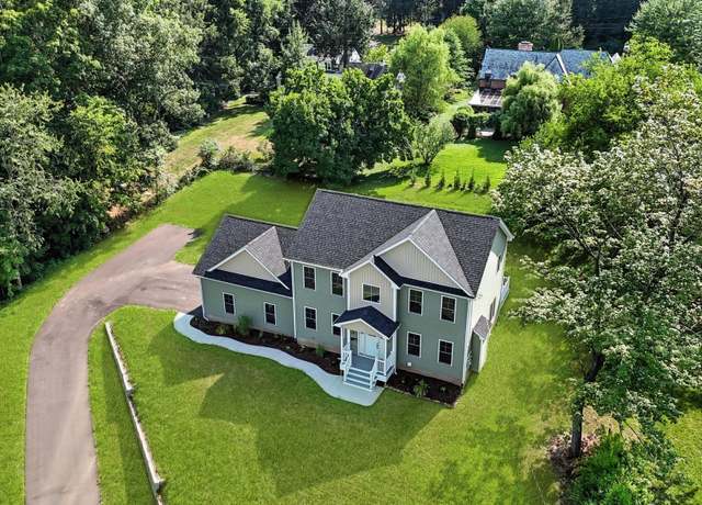 Property at 13 Kenwood Cir, Bloomfield, CT 06002, 3 beds, 2.5 baths