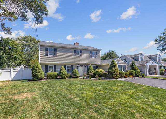 Property at 19 Assisi Way, Norwalk, CT 06851, 4 beds, 2.5 baths