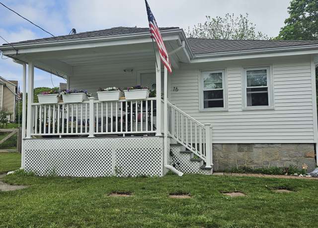Property at 16 Walnut (Pawcatuck) St, Stonington, CT 06379, 2 beds, 1 bath