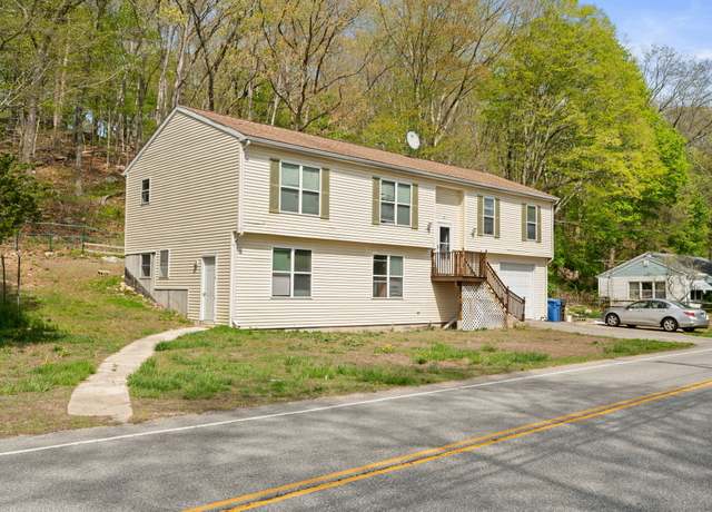 Property at 24 Fort Shantok Rd, Montville, CT 06382, 5 beds, 3 baths