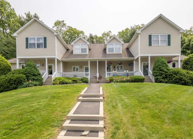 Property at 11 Copper Creek Cir #11, Newtown, CT 06470, 2 beds, 1.5 baths