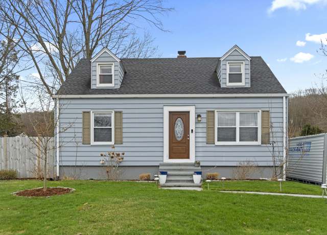 Property at 17 Sunset Rd, East Haven, CT 06512, 3 beds, 2 baths