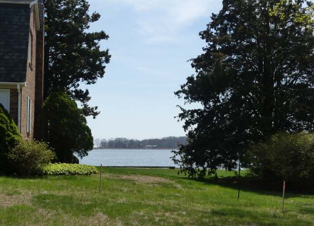 Property at 10 Mulberry St, Old Saybrook, CT 06475