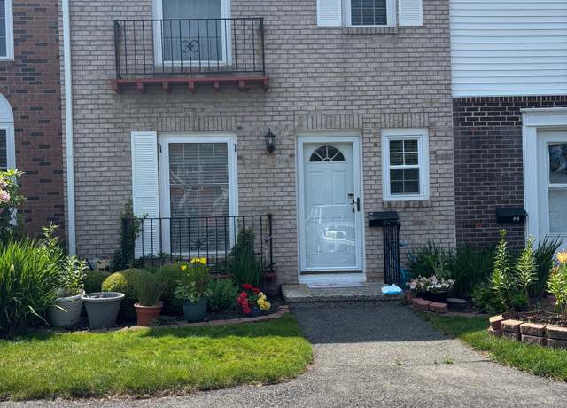 Property at 42 Salem Walk #42, Milford, CT 06460, 2 beds, 1.5 baths