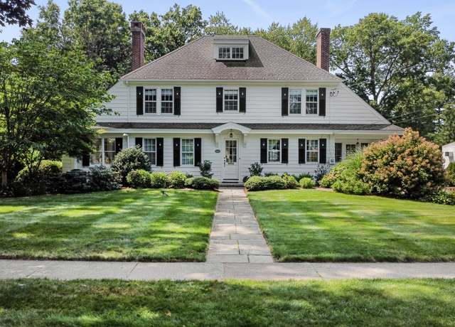 Property at 141 Steele Rd, West Hartford, CT 06119, 4 beds, 4.5 baths