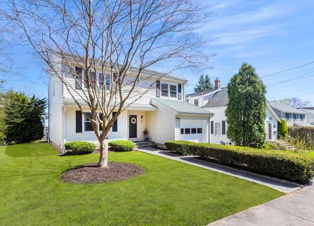 Property at 65 Edgewood Ave, Stamford, CT 06907, 4 beds, 2.5 baths