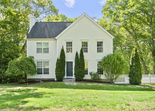 Property at 40 High Ridge Rd, Hamden, CT 06514, 3 beds, 3 baths