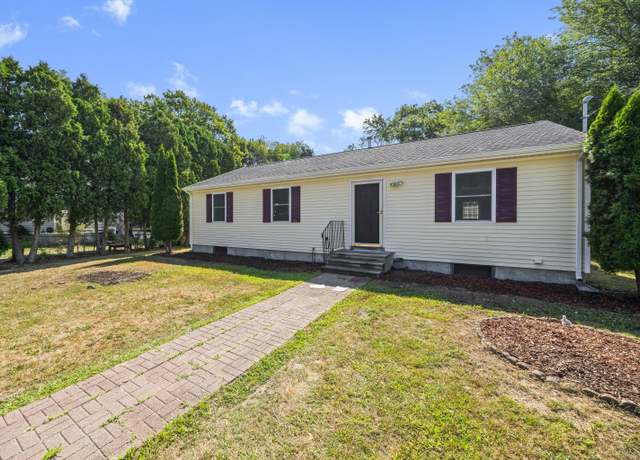 Property at 27 Concord Ct, Groton, CT 06340, 3 beds, 2 baths