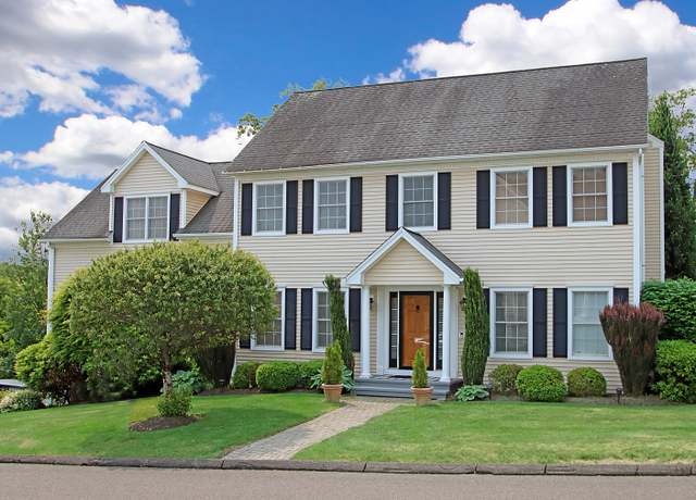 Property at 38 Castlewood Dr #38, Monroe, CT 06468, 3 beds, 3.5 baths