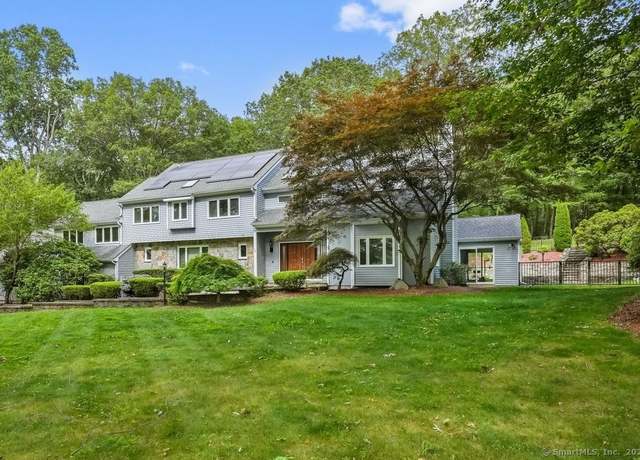 Property at 45 Hunting Ridge Rd, Easton, CT 06612, 5 beds, 4.5 baths