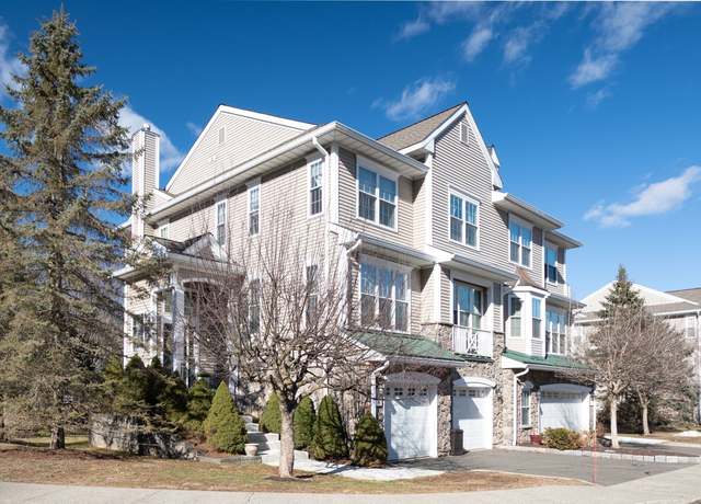 Property at 8 Cambridge Dr #8, Danbury, CT 06811, 3 beds, 2.5 baths