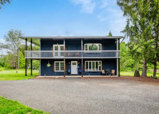 Property at 3 Lynns Corner Rd, Woodbury, CT 06798, 3 beds, 2 baths