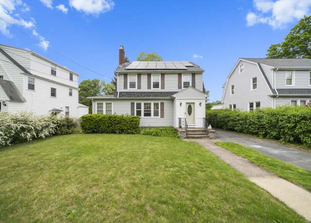 Property at 114 Kneeland Rd, New Haven, CT 06512, 4 beds, 1.5 baths