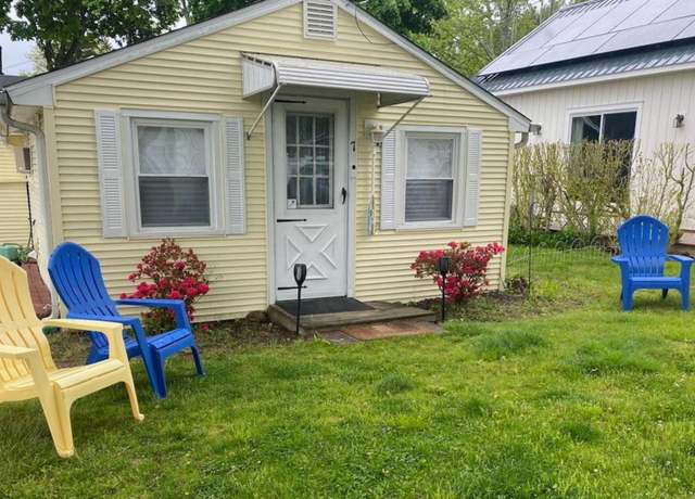Property at 7 Third St, Madison, CT 06443, 1 bed, 1 bath