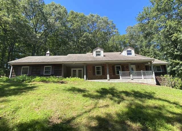Property at 158 Hazel Plain Rd, Woodbury, CT 06798, 4 beds, 2.5 baths