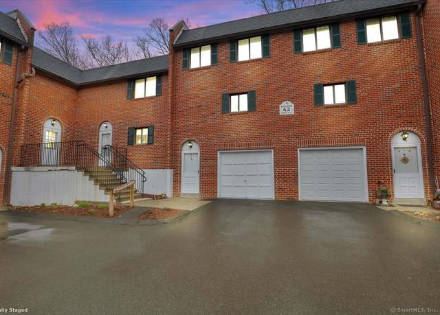 Property at 550 Darling St Unit 42G, Southington, CT 06489, 2 beds, 1.5 baths